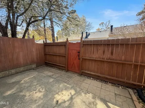5621 Split Oak Way Raleigh NC 27609