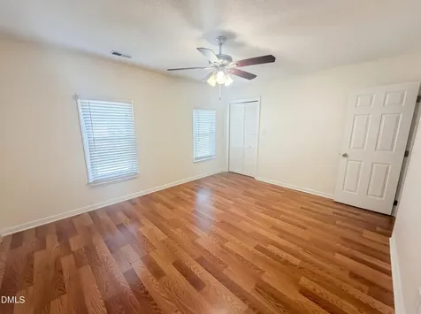 5621 Split Oak Way Raleigh NC 27609