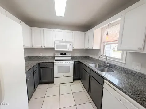 5621 Split Oak Way Raleigh NC 27609