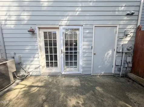5621 Split Oak Way Raleigh NC 27609