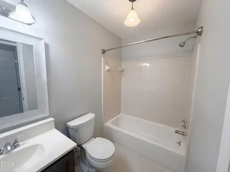 5621 Split Oak Way Raleigh NC 27609