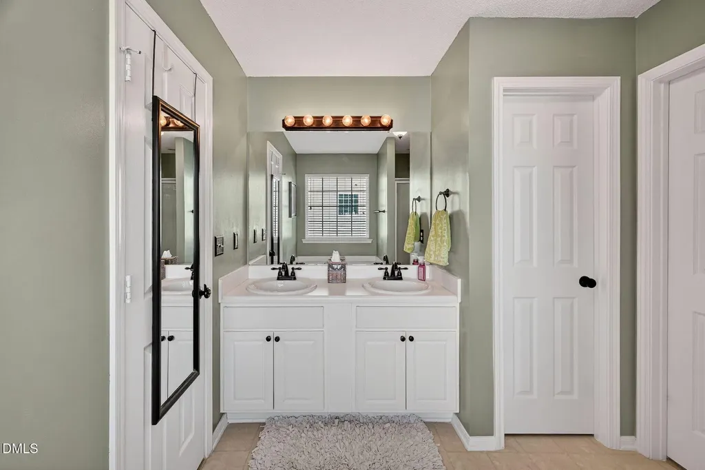 2017 Satinwood Drive Clayton NC 27520