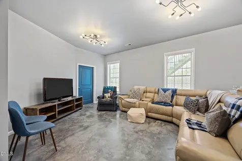 2016 Aramanche Drive Burlington NC 27215