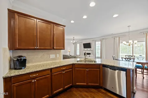 2016 Aramanche Drive Burlington NC 27215