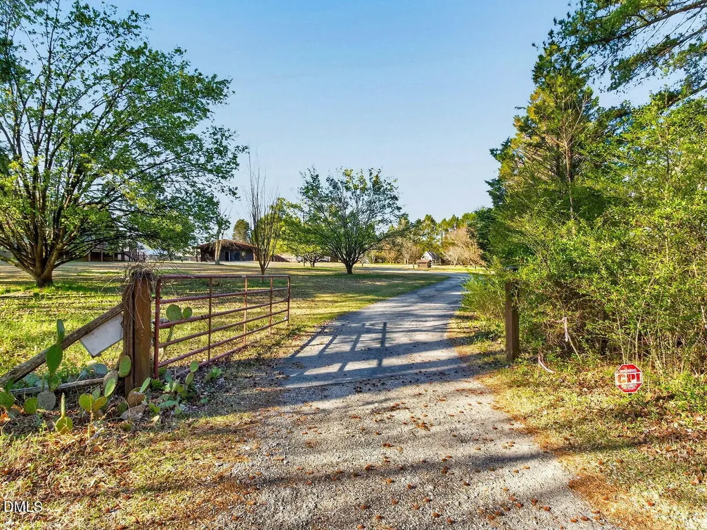 9759B Cleveland Road Clayton NC 27520