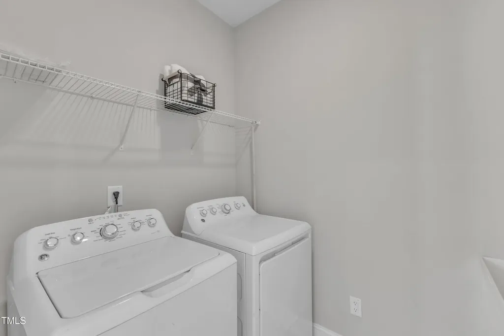 4252 Rockdell Hall Street Raleigh NC 27616