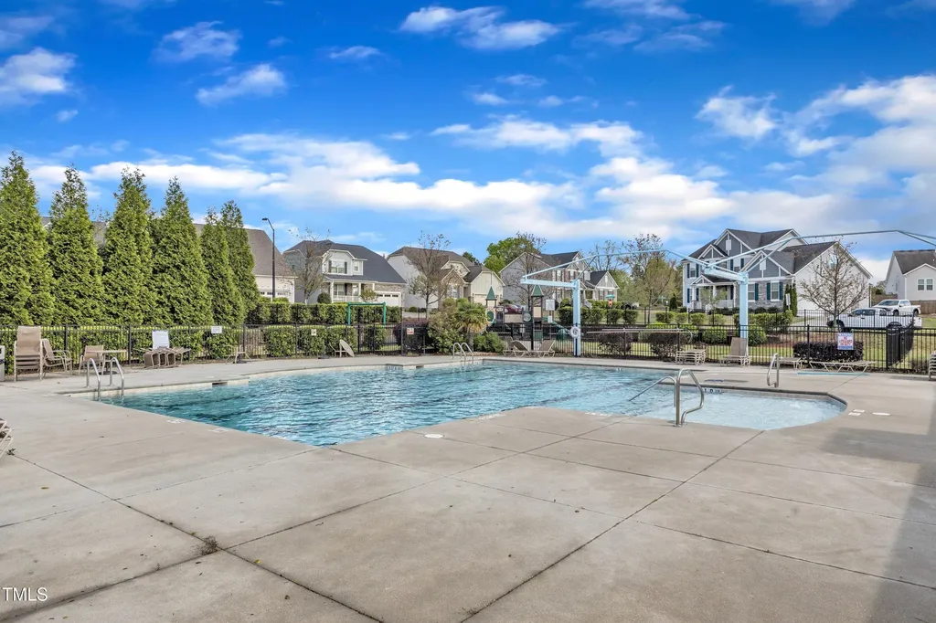 4252 Rockdell Hall Street Raleigh NC 27616