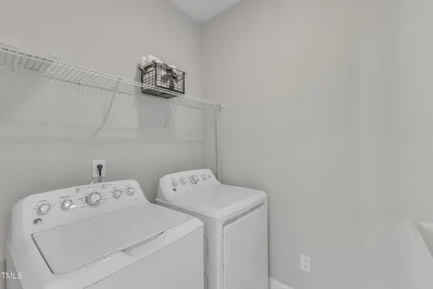 4252 Rockdell Hall Street Raleigh NC 27616