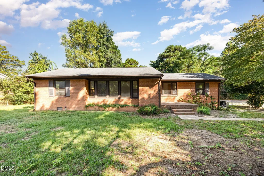 4737 Rosehill Road Fayetteville NC 28311
