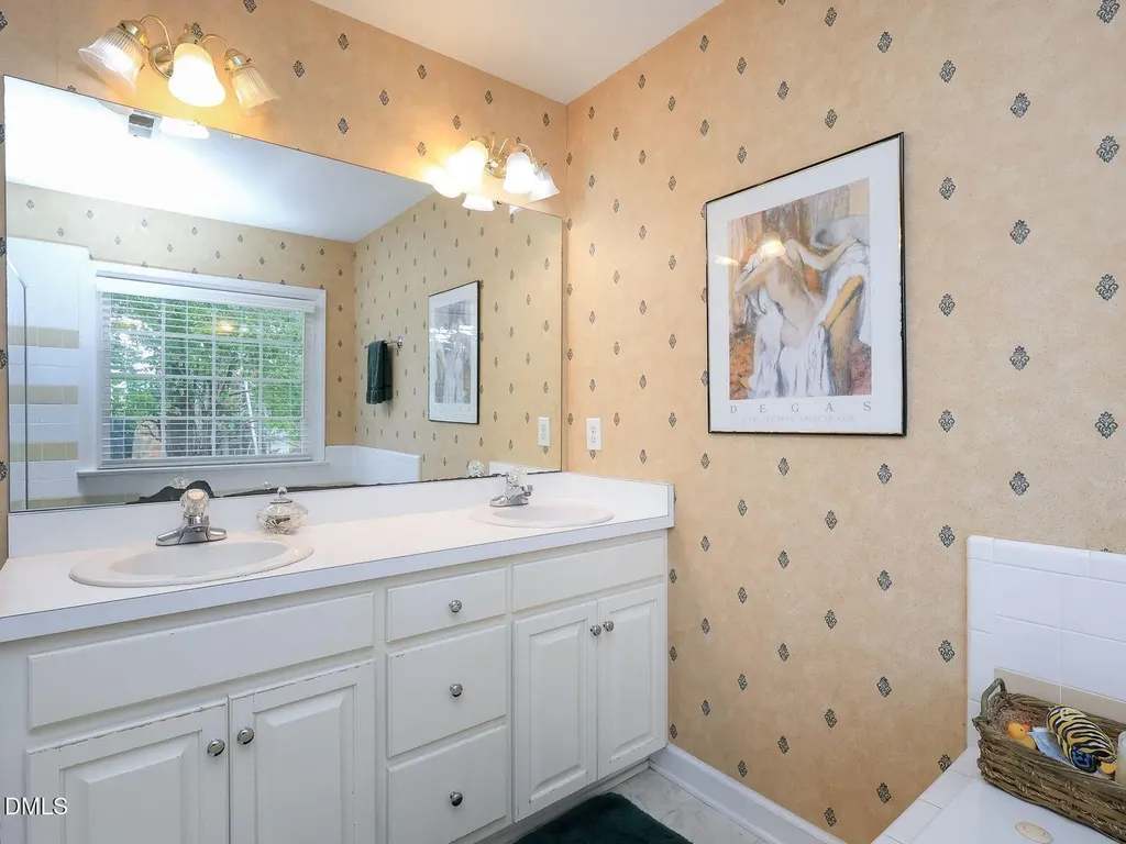 4333 Glen Erin Way Raleigh NC 27613