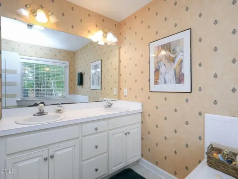 4333 Glen Erin Way Raleigh NC 27613