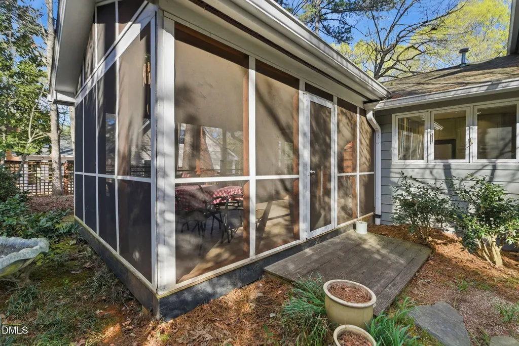 1513 Dellwood Drive Raleigh NC 27607