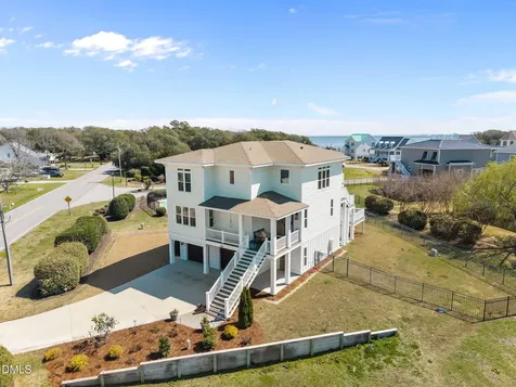 2616 Lennoxville Road Beaufort NC 28516