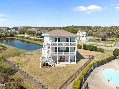 2616 Lennoxville Road Beaufort NC 28516