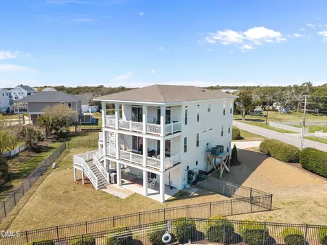 2616 Lennoxville Road Beaufort NC 28516