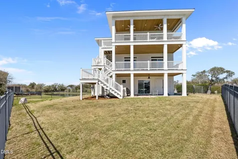 2616 Lennoxville Road Beaufort NC 28516