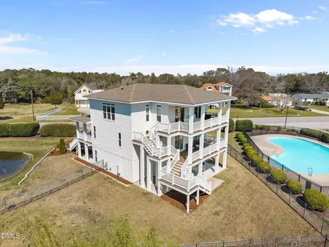 2616 Lennoxville Road Beaufort NC 28516