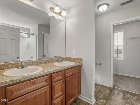 810 Howdenshire Knightdale NC 27545