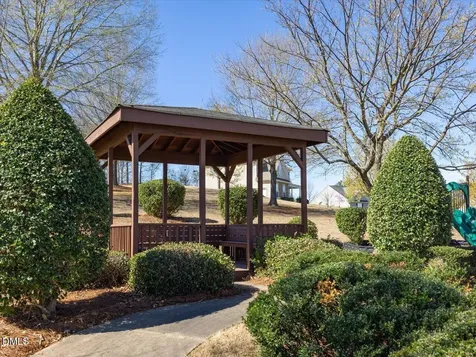 810 Howdenshire Knightdale NC 27545