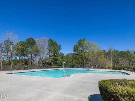 810 Howdenshire Knightdale NC 27545