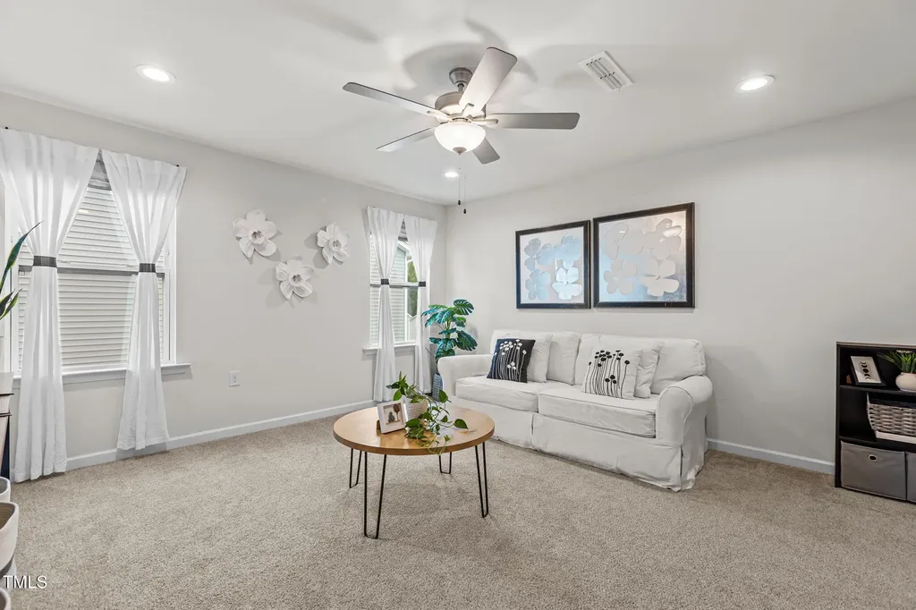 25 Hartford Lane Fuquay Varina NC 27526