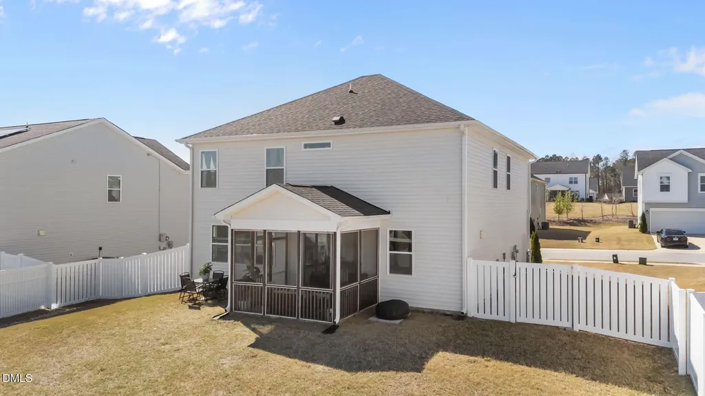 25 Hartford Lane Fuquay Varina NC 27526