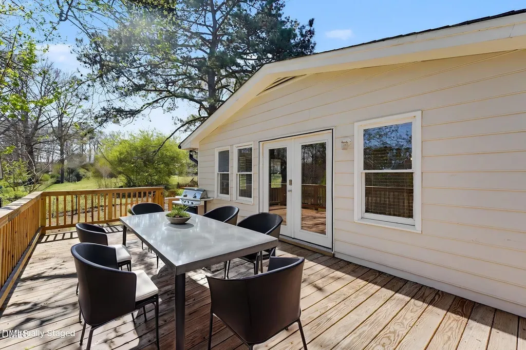 301 Lane Of Sir Kay Garner NC 27529