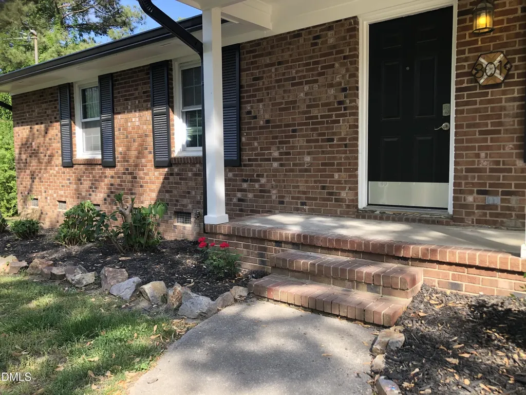 301 Lane Of Sir Kay Garner NC 27529