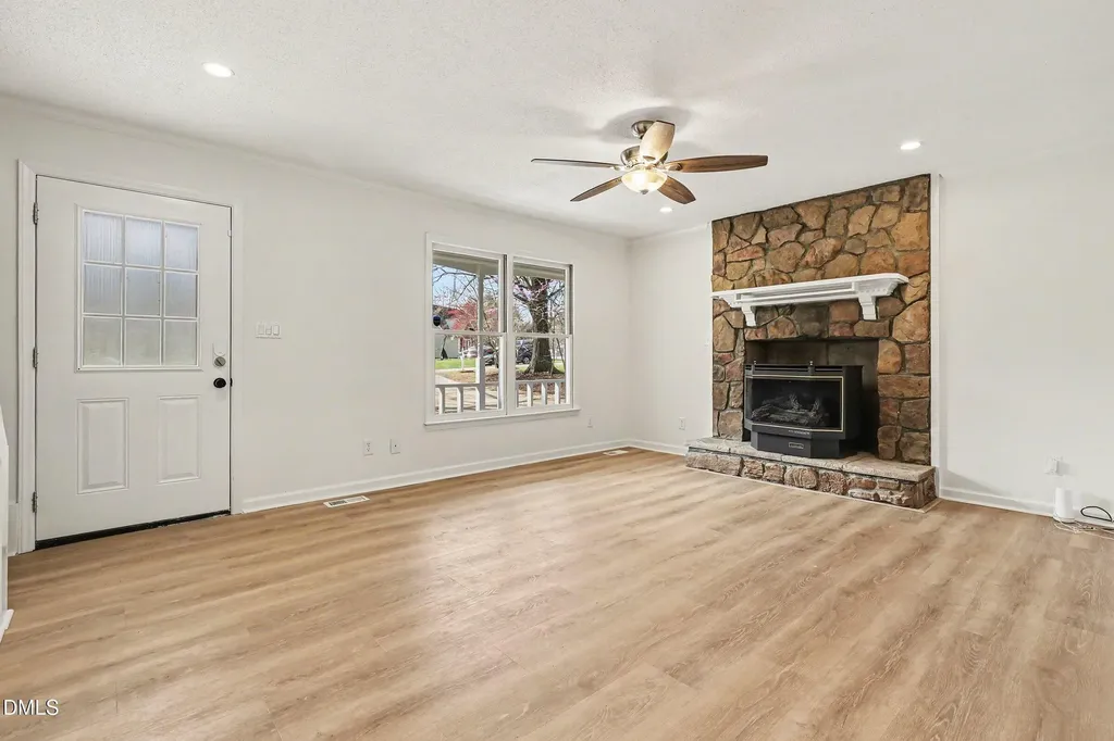 1912 Red Oak Lane Clayton NC 27520