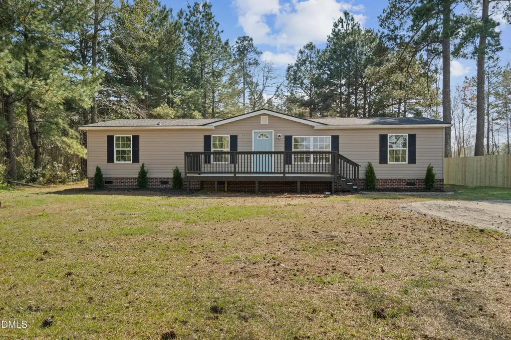 193 John L Road Maxton NC 28364
