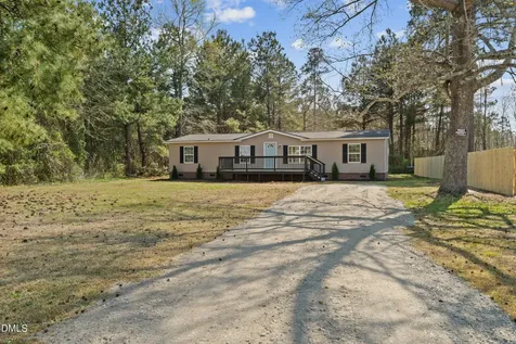 193 John L Road Maxton NC 28364
