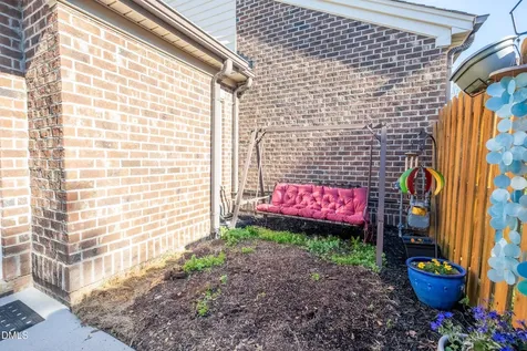 2703 Kingsbury Court Burlington NC 27215