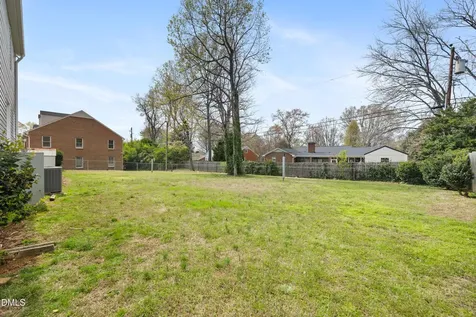 2821 Edgewood Avenue Burlington NC 27215