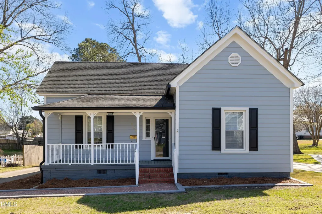 105 E I Street Erwin NC 28339