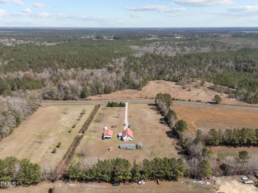 828 Chair Factory Road Whiteville NC 28472
