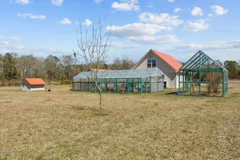 828 Chair Factory Road Whiteville NC 28472