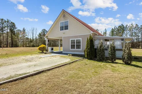 828 Chair Factory Road Whiteville NC 28472
