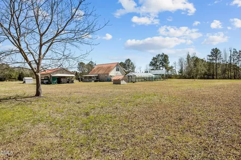 828 Chair Factory Road Whiteville NC 28472