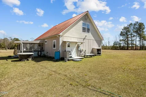 828 Chair Factory Road Whiteville NC 28472