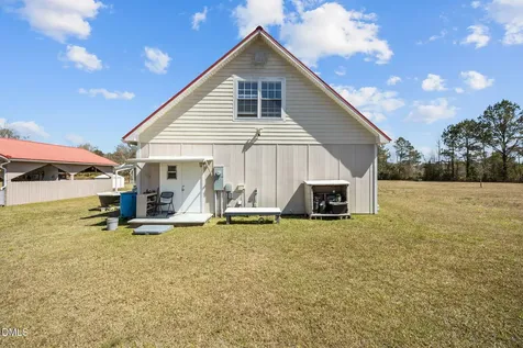 828 Chair Factory Road Whiteville NC 28472