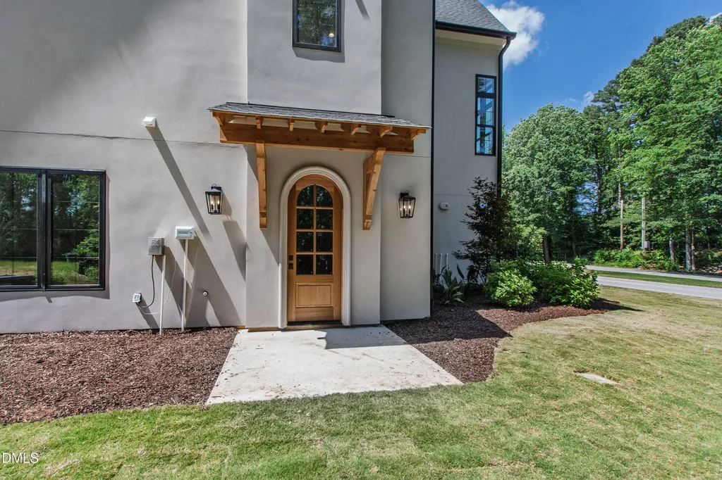 105 Edenburgh Road Raleigh NC 27608