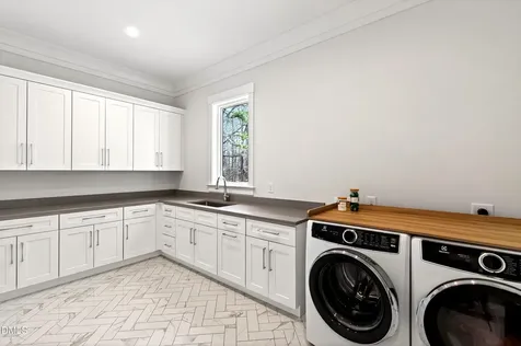 1608 Estate Valley Lane Raleigh NC 27613