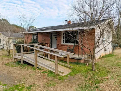 214 E Persimmon Street Youngsville NC 27596