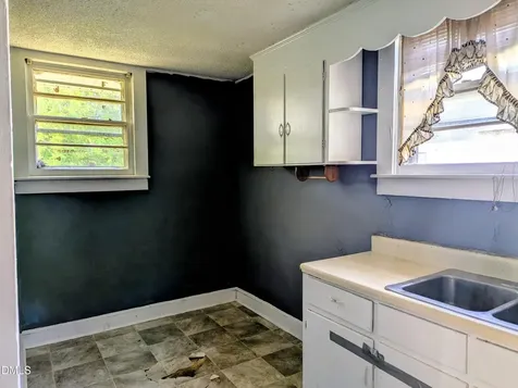 214 E Persimmon Street Youngsville NC 27596