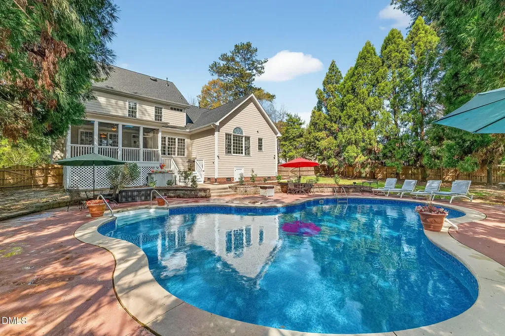 2328 Forestbluff Drive Fuquay Varina NC 27526