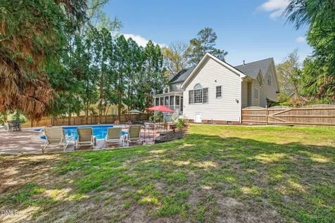 2328 Forestbluff Drive Fuquay Varina NC 27526