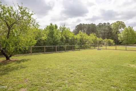 507 S Lincoln Street Coats NC 27521