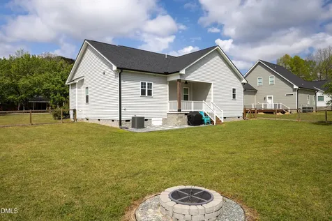 507 S Lincoln Street Coats NC 27521
