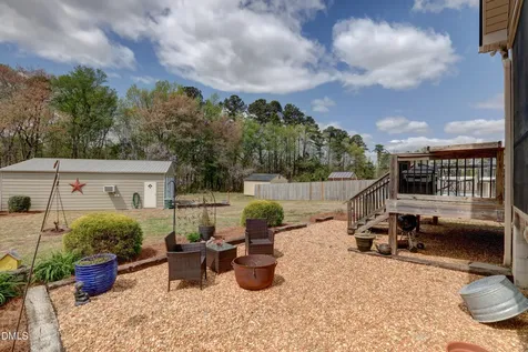 15 Old Eason Road Zebulon NC 27597