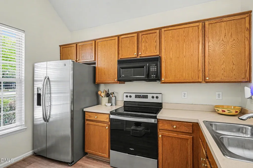 201 Commons Drive Holly Springs NC 27540